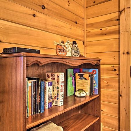 Rural Cabin Hideaway With Fire Pit And Mtn Views! Parsons المظهر الخارجي الصورة